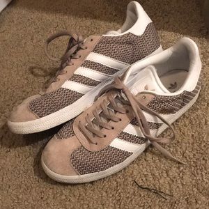 Gold adidas gazelle shoes!